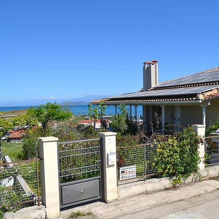 Corinthian Sun - Vacation Home Exteriör bild